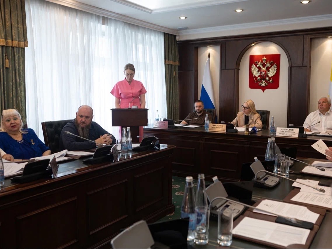 Приоритет кадровой политике и бюджету: в Пятигорске состоялось внеплановое заседание Думы города.